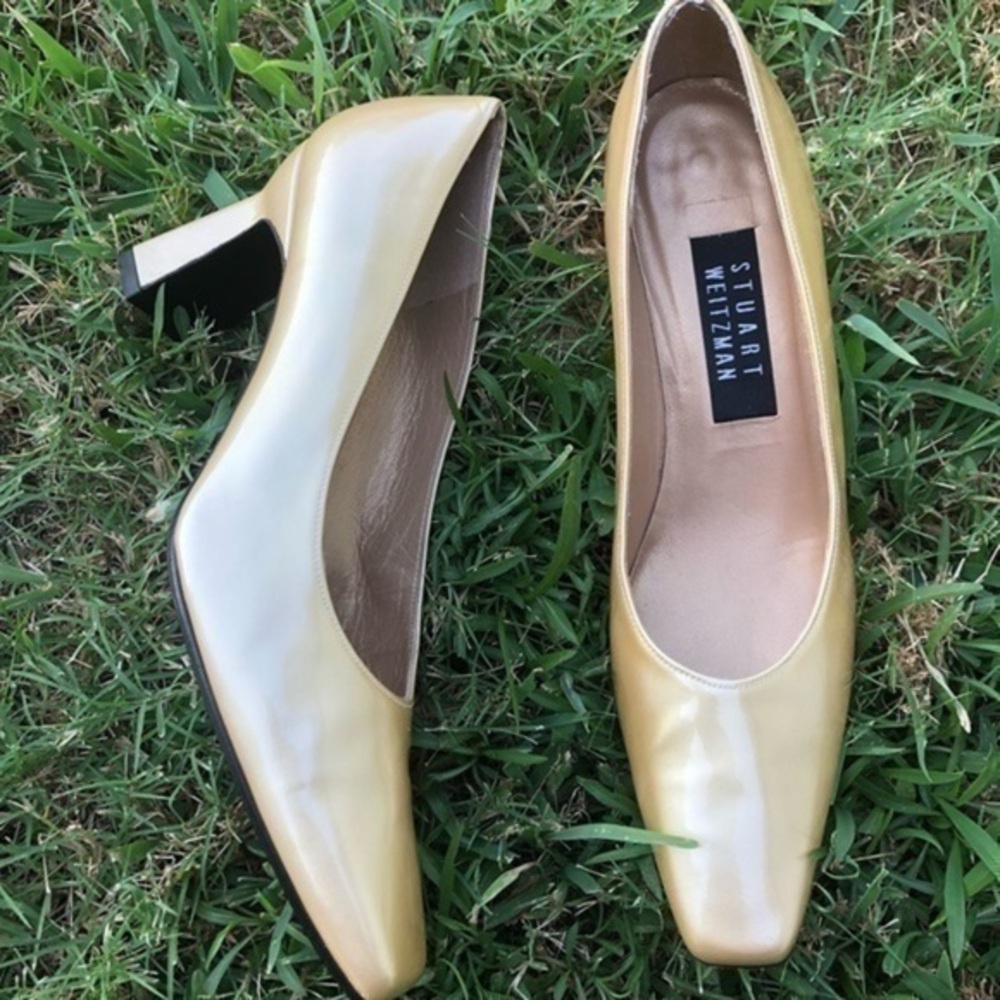 STUART Weizmann Goldish pumps